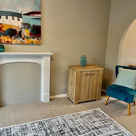 Canada House - Sleeps 6 -3 King Or 6 Single Ideal For Contractors 沃灵顿 外观 照片